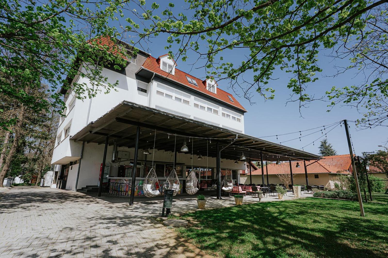 Aqua Hotel Gyula Exterior foto